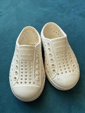 Native Kids Slip-On Sneakers in White